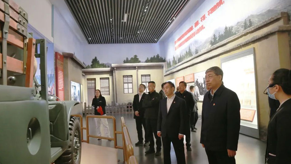 【學(xué)思想、強(qiáng)黨性、重實(shí)踐、建新功】北汽集團(tuán)丨聚焦四條“主線” 扎實(shí)開展主題教育