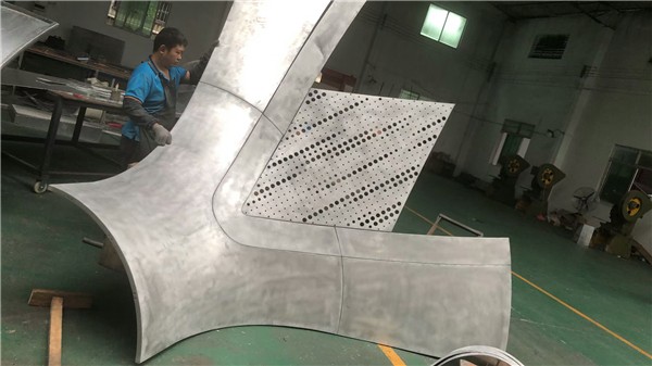 氟碳鋁單板在施工五大要點(diǎn)及結(jié)構(gòu) 氟碳鋁單板在施工五大要點(diǎn)及結(jié)構(gòu)